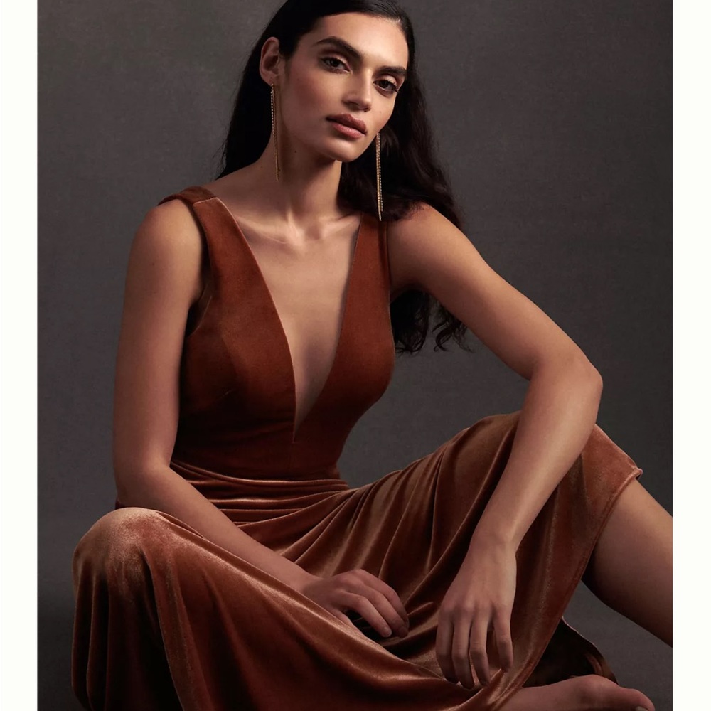 Anthropologie rust colored velvet bridesmaid dress. Floor length. Size 0. - Picture 4 of 5